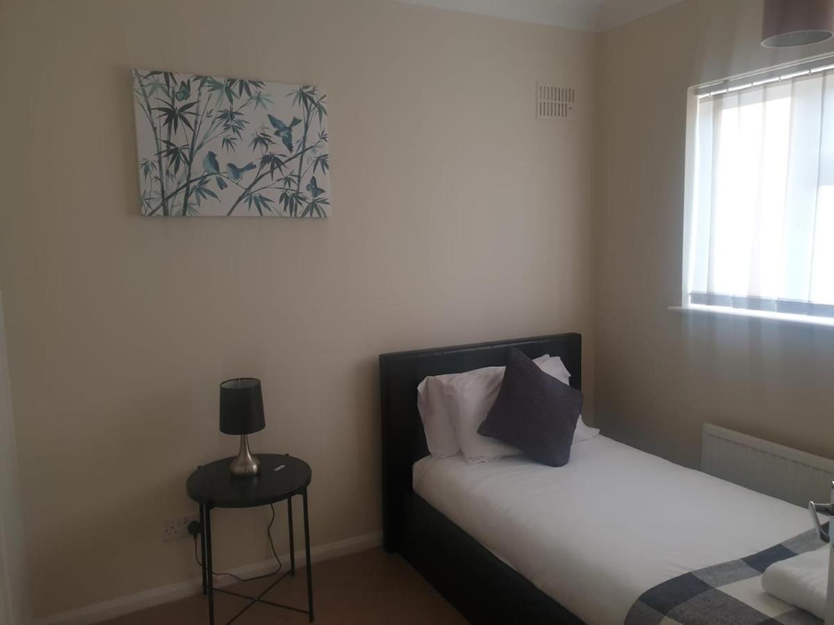 Calvary Gate Lodge - 4 Bedroom House - Housity