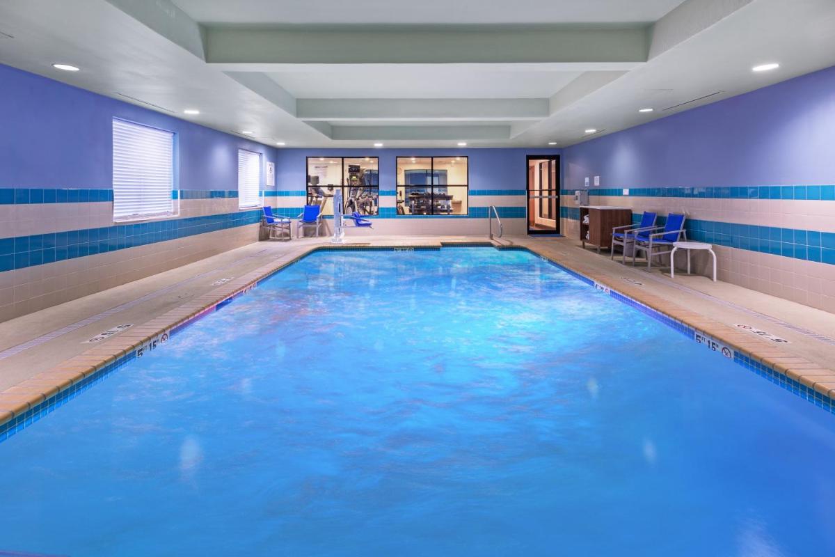 Holiday Inn Express Hotel & Suites Picayune by IHG - Housity