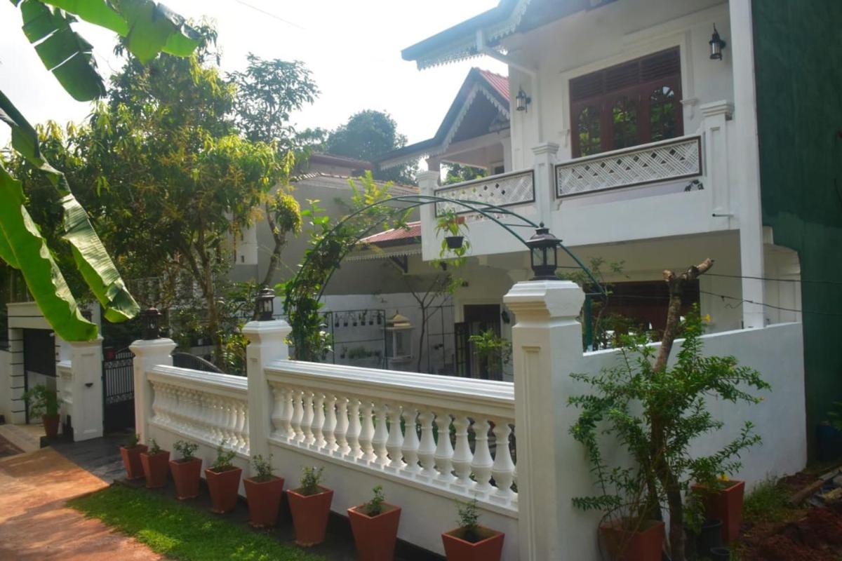 Hotel Barbara Villa - Housity