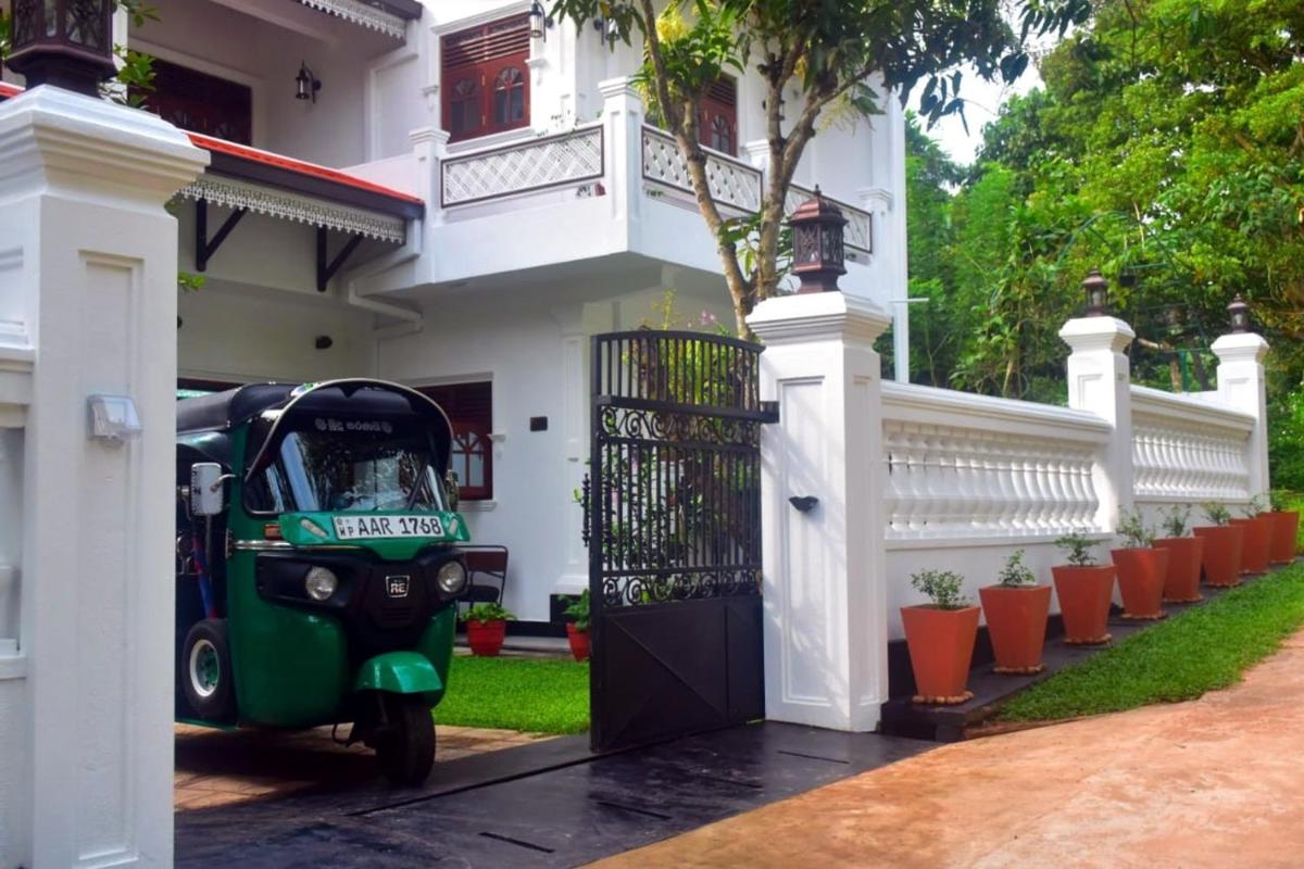 Hotel Barbara Villa - Housity