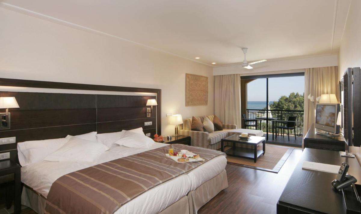 Cama o camas de una habitación en Insotel Fenicia Prestige Suites & Spa