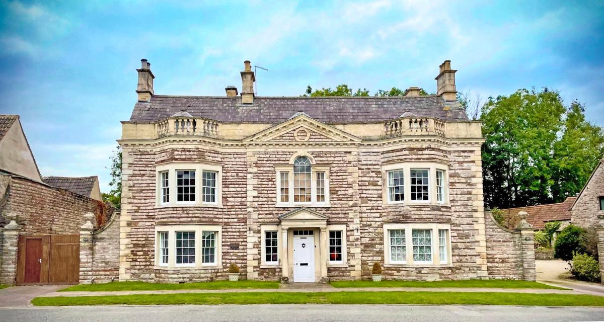 Rounceval House - Housity