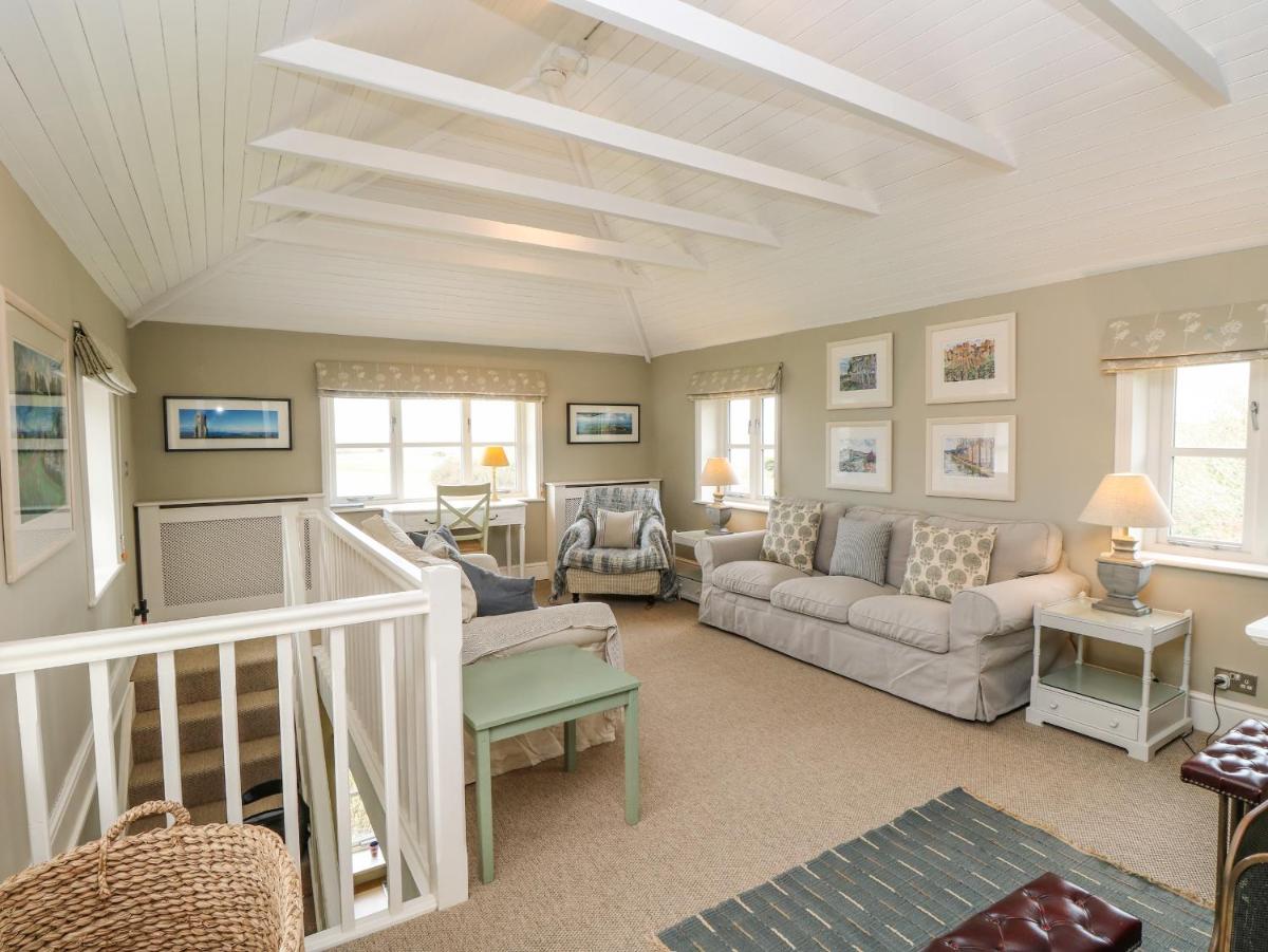 The Coach House - Housity