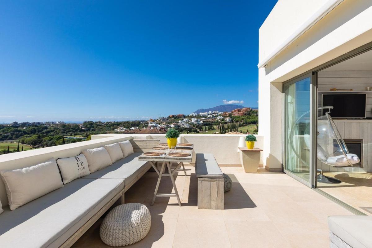Apartment in Los Flamingos - Housity