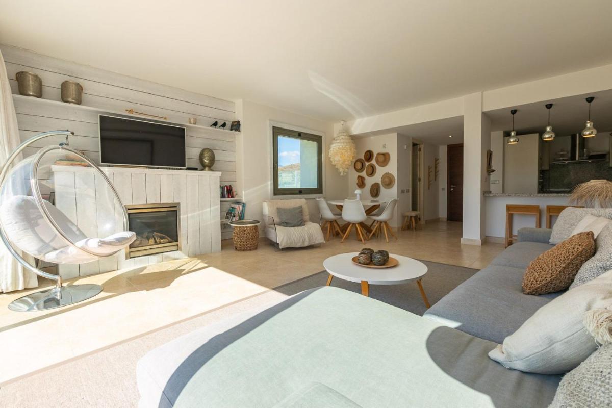 Apartment in Los Flamingos - Housity