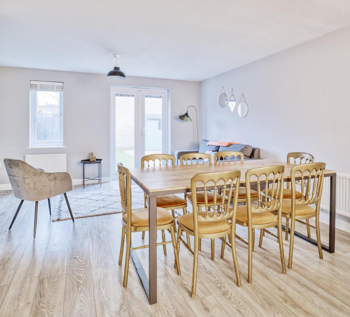5 Bed House in Gloucester - Housity