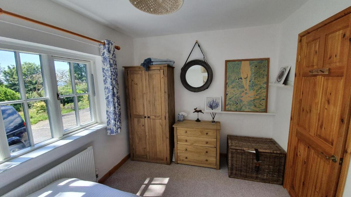 Cosy 2-Bed Property in Ashburton Dartmoor - Housity