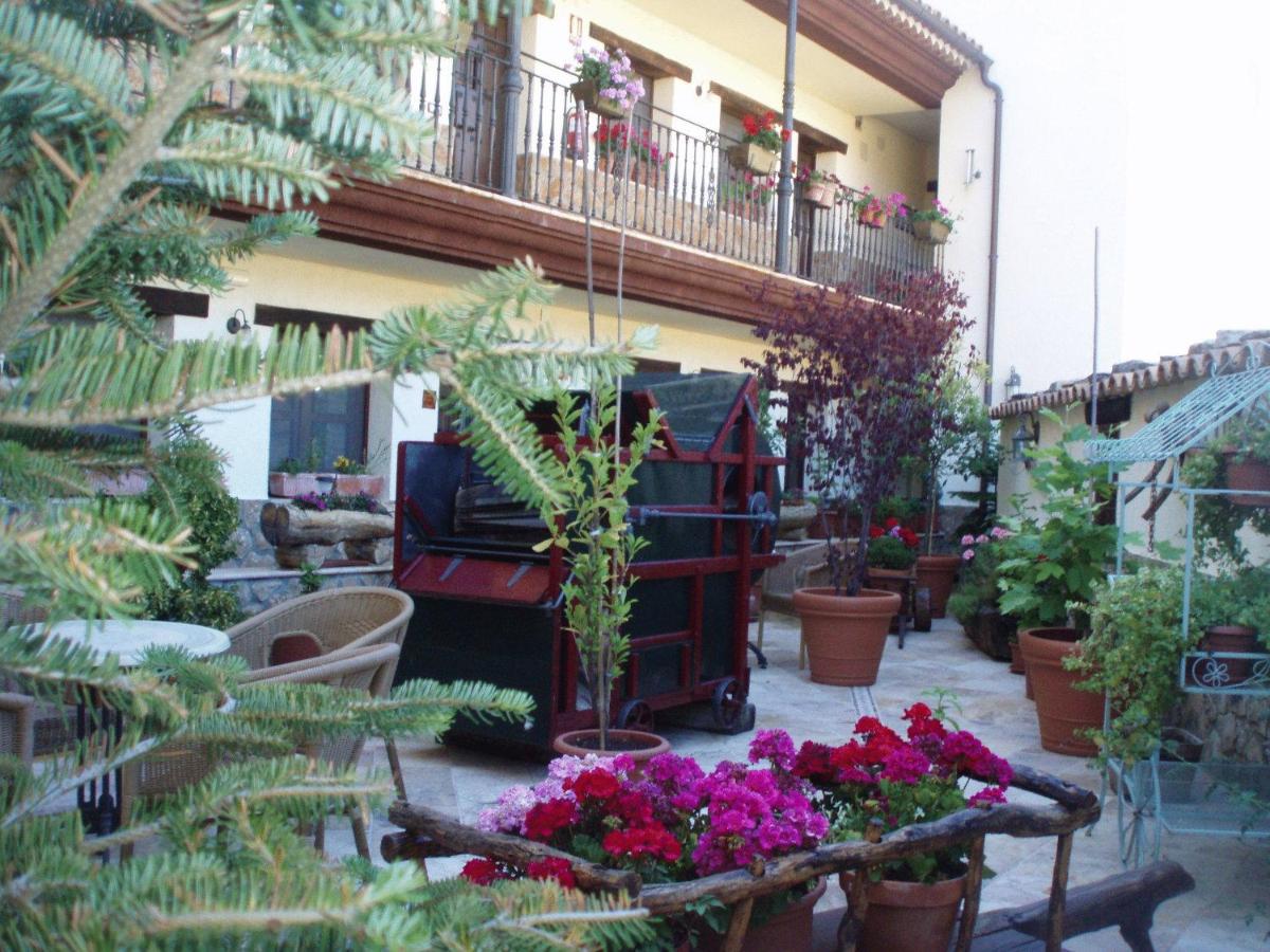 Hostal Restaurante La Muralla - Housity
