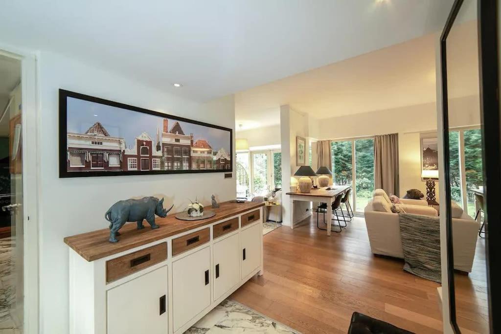 Villa Near The Beach - Housity