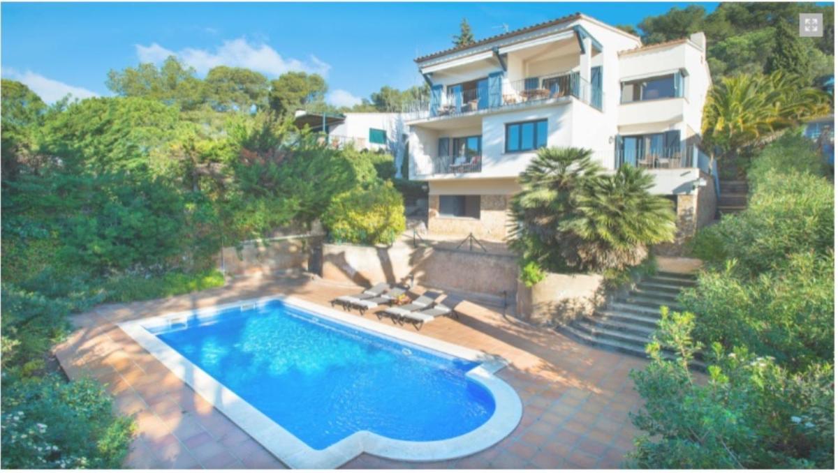 House - 4 Bedrooms with Pool and WiFi young people group not allowed - 60188 - Housity