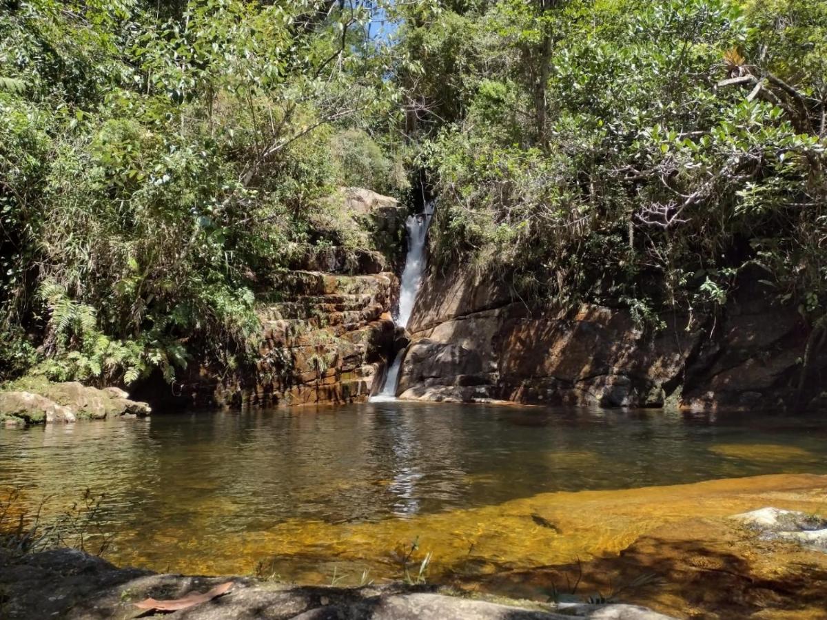 Bangalo a beira do rio em plena natureza - Housity