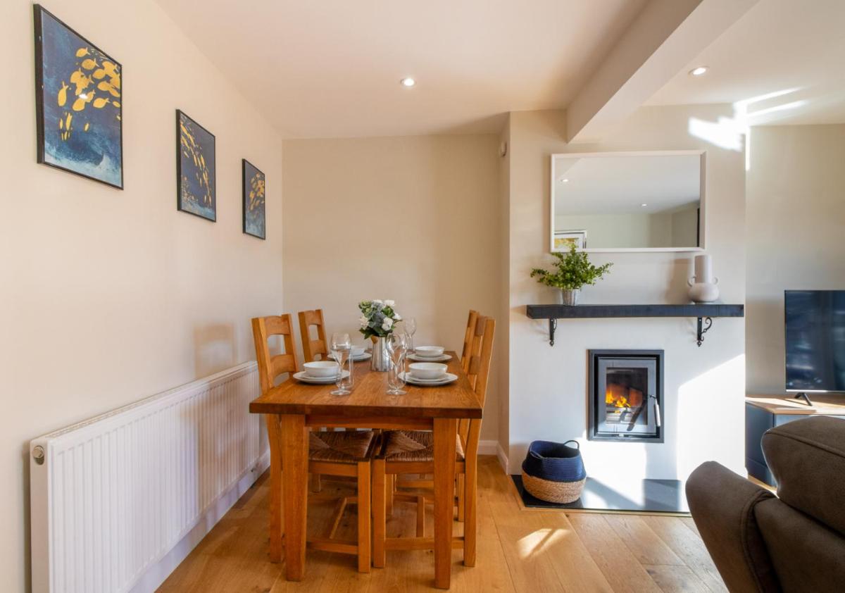 Cottage On The Quay - Housity