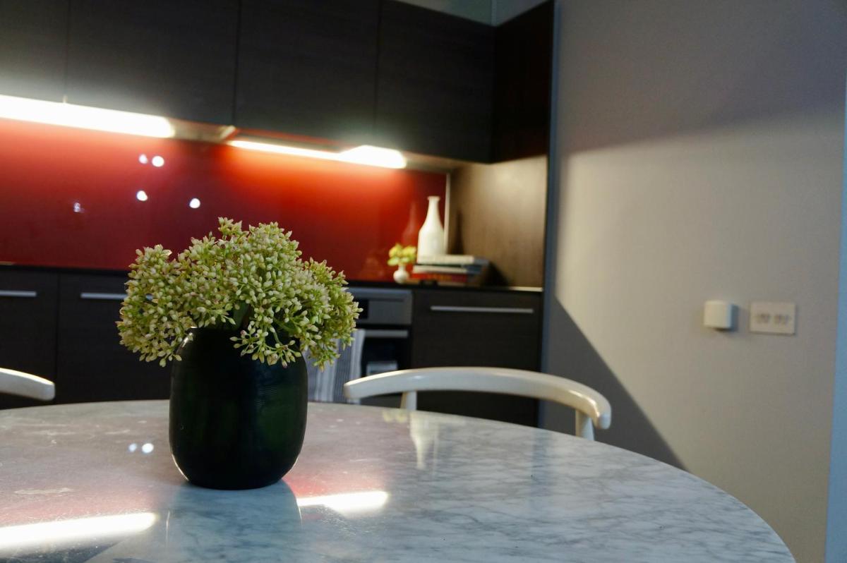 Stylish Highcross 1bed Apartment- Central - Housity