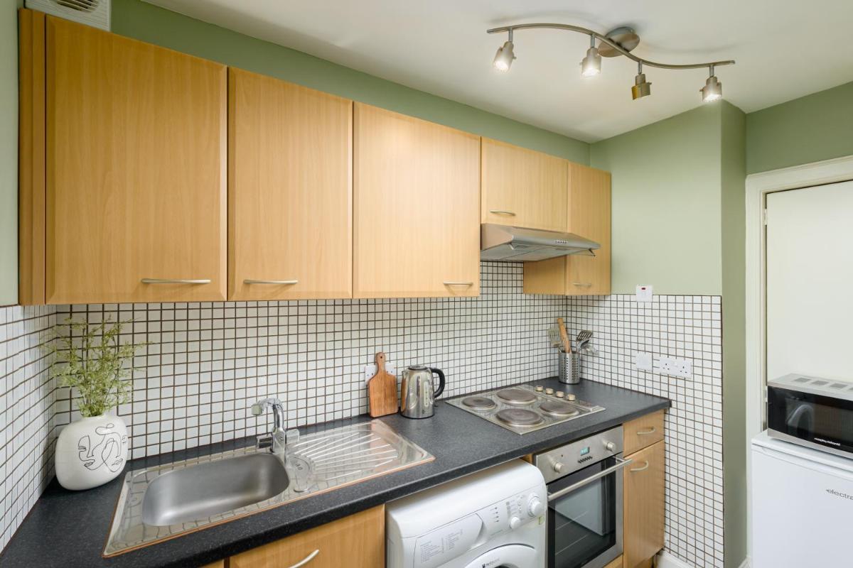 The Broughton St. Apartment (1BR) - New Town - Housity