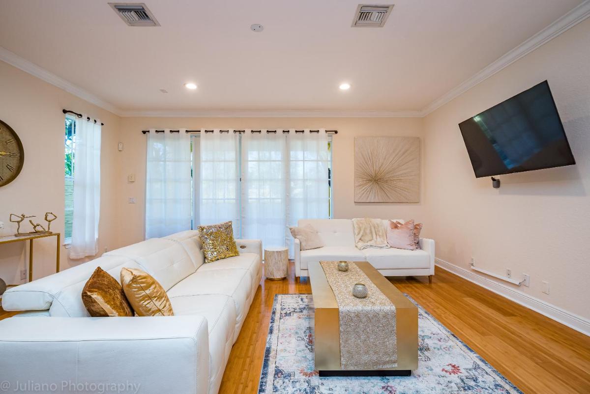 Las Olas Maison de Ville Near Fort Lauderdale Beach - Housity