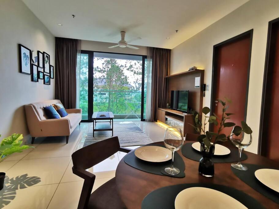 Humble Abode Luxury Suite 2-4pax Geo38 Genting Free WiFi - Housity