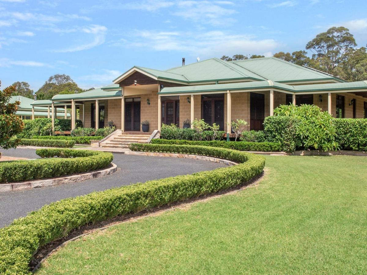 Reign Manor & Coach House - Housity
