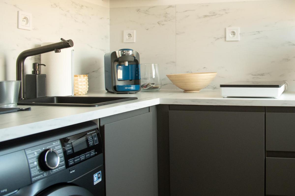 Sparrow Flat Old Town Apartment - Housity