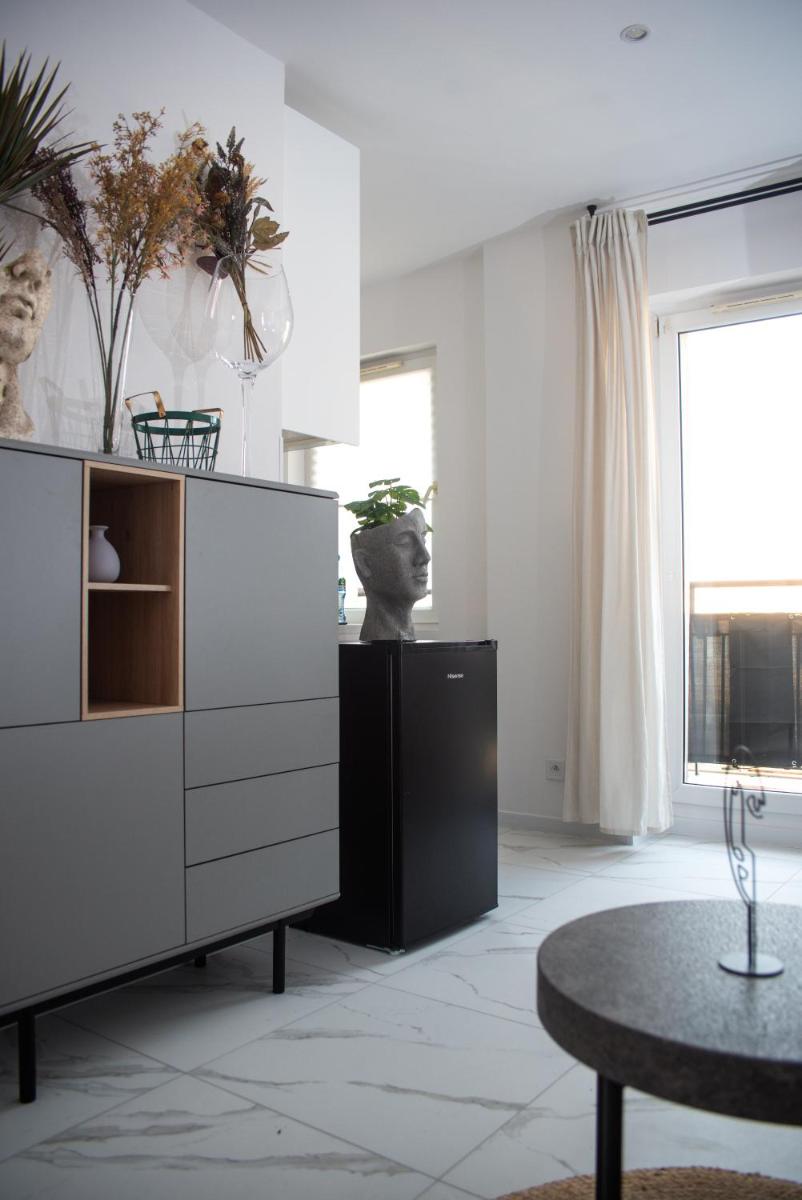 Sparrow Flat Old Town Apartment - Housity