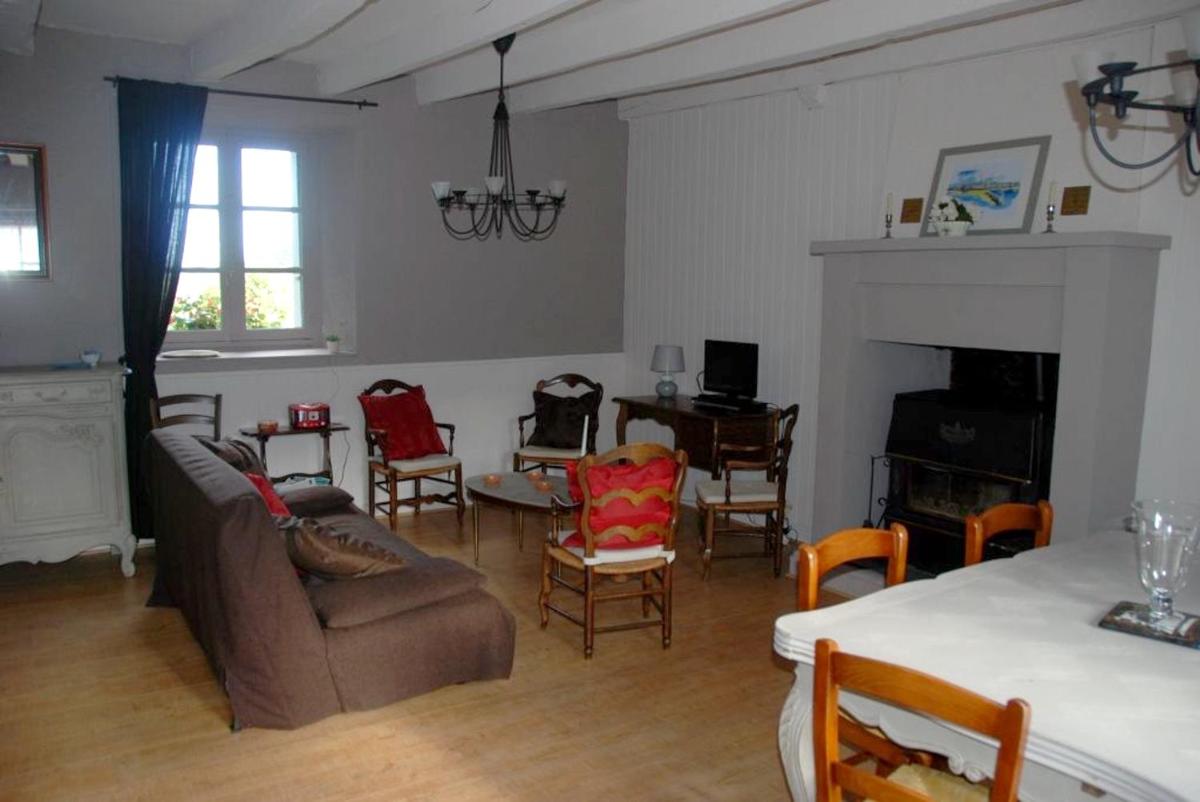 Maison charmante à Jugon-les-Lacs avec jardin - Housity