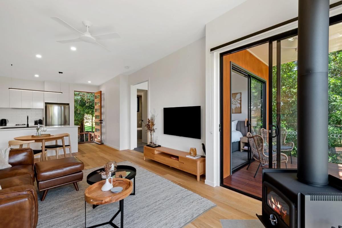 The Ridge at Maleny 1 Bedroom Villa with Spa - Housity