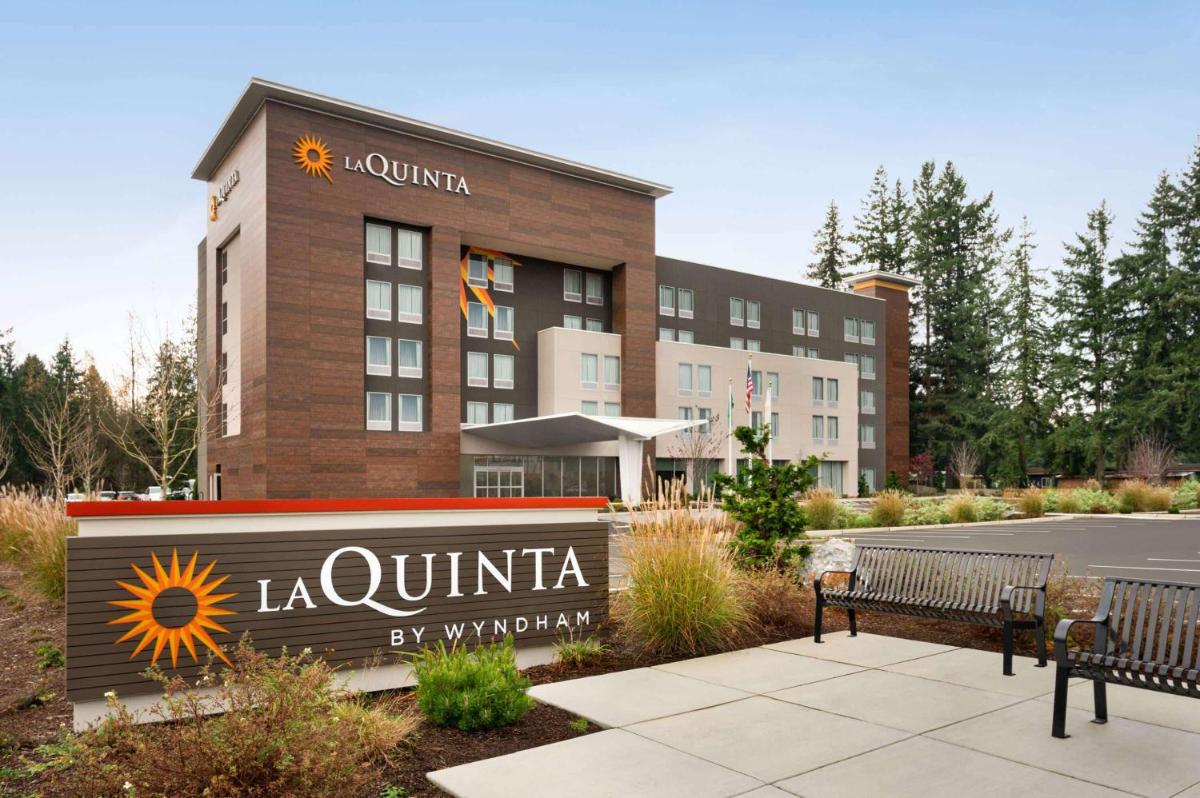 La Quinta Inn & Suites by Wyndham Marysville - Housity