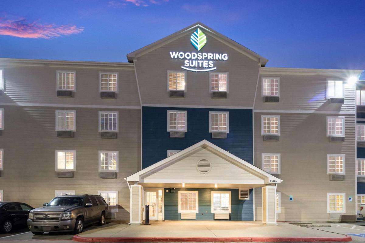 WoodSpring Suites Houston La Porte - Housity