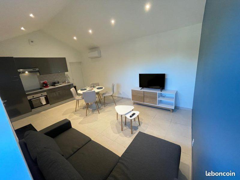 Maison de ville au calme - Housity