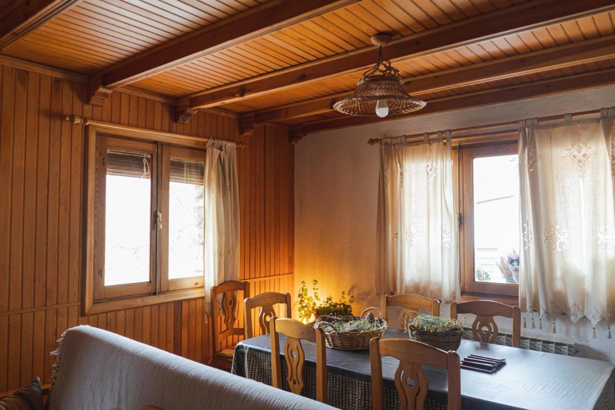 Casa Rural Castellanos - Housity