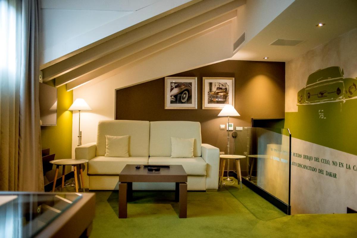 Zona de estar de Costa Esmeralda Suites