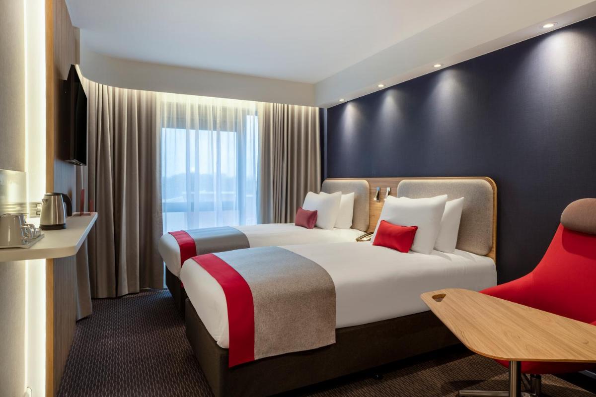 Holiday Inn Express Cambridge West - Cambourne, an IHG Hotel - Housity