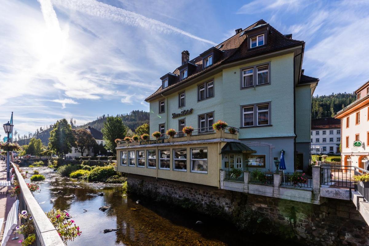 Dom-Hotel - Housity