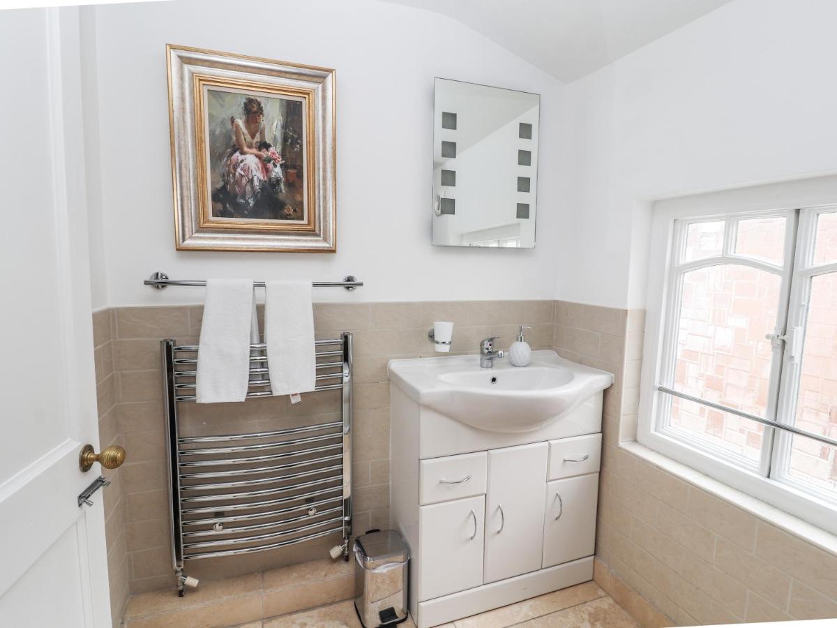 12 Deva Terrace - Housity