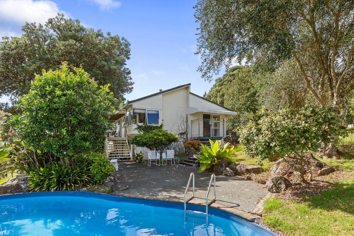 Francis Orchard Country Stay - Waipu Holiday Home - Housity