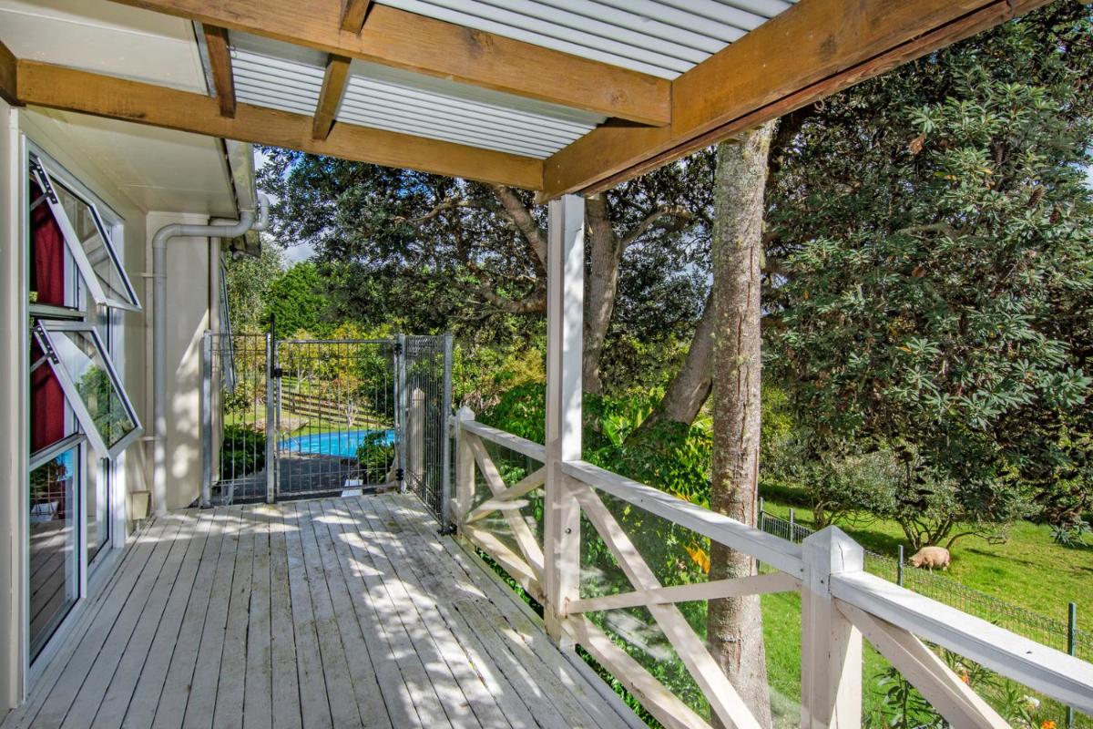 Francis Orchard Country Stay - Waipu Holiday Home - Housity