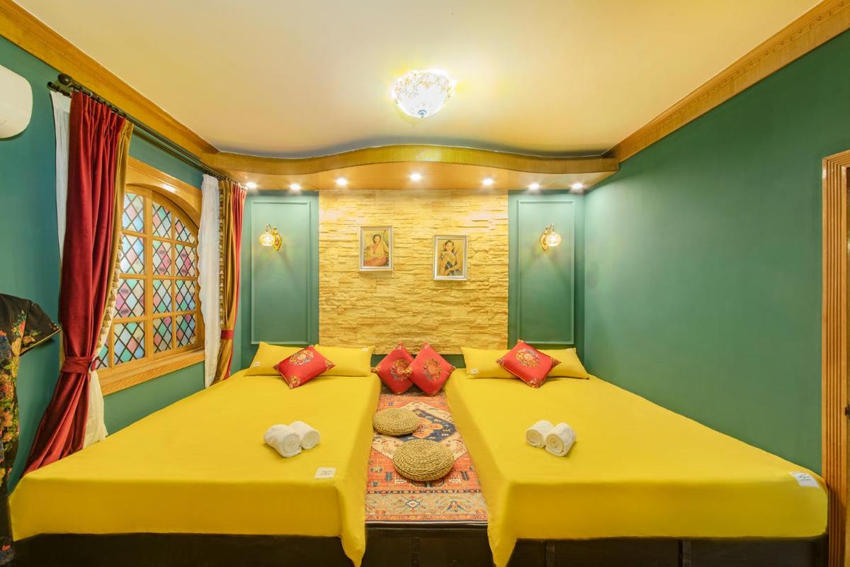 Locals Apartment House 08 - Housity