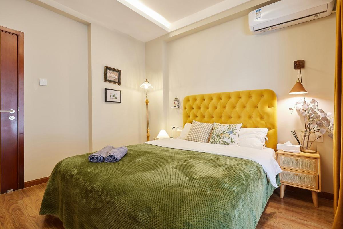 Locals Apartment House 02 - Housity