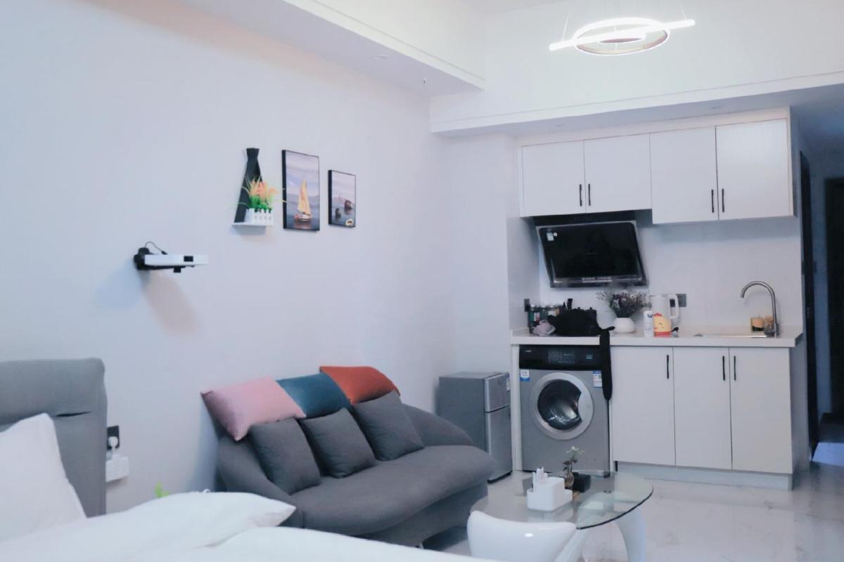 Locals Apartment House 05 - Housity