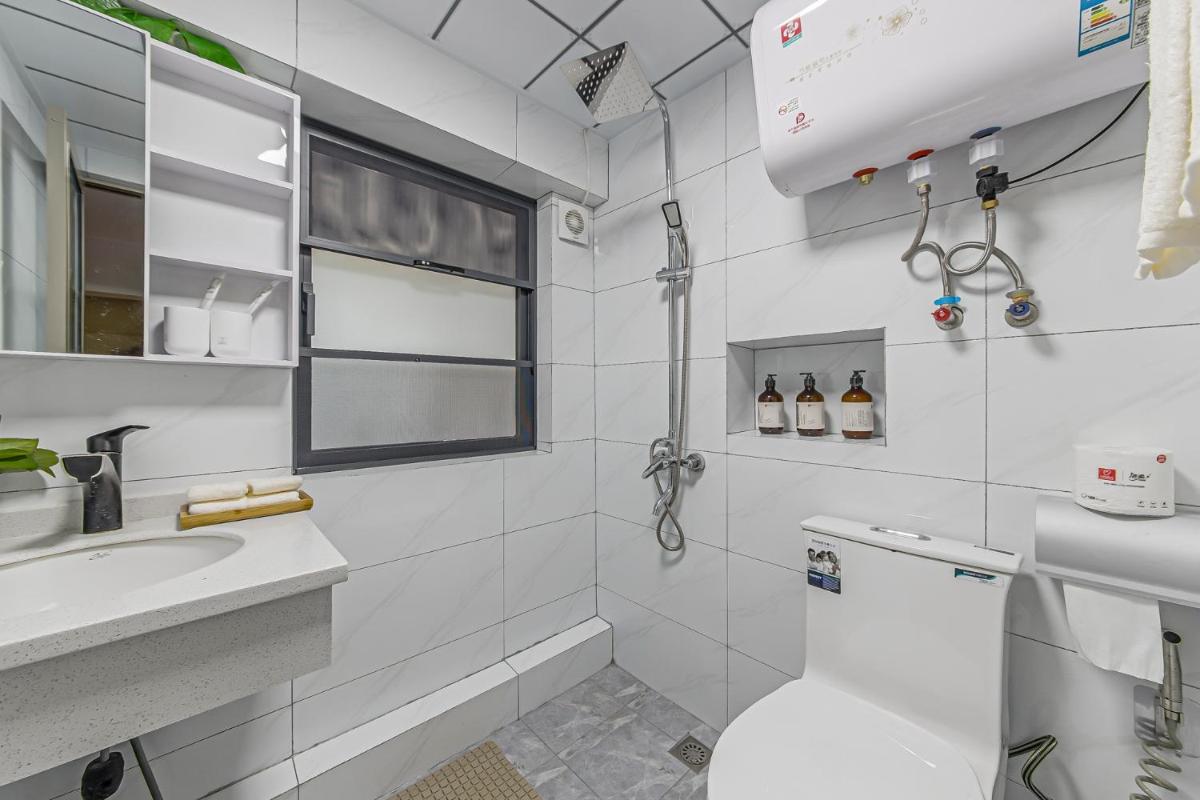 Locals Apartment House 01 - Housity