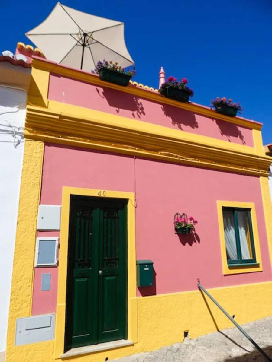 Casinha Canal - Beautifully restored Moroccan inspired townhouse in Lagos historic centre - Housity