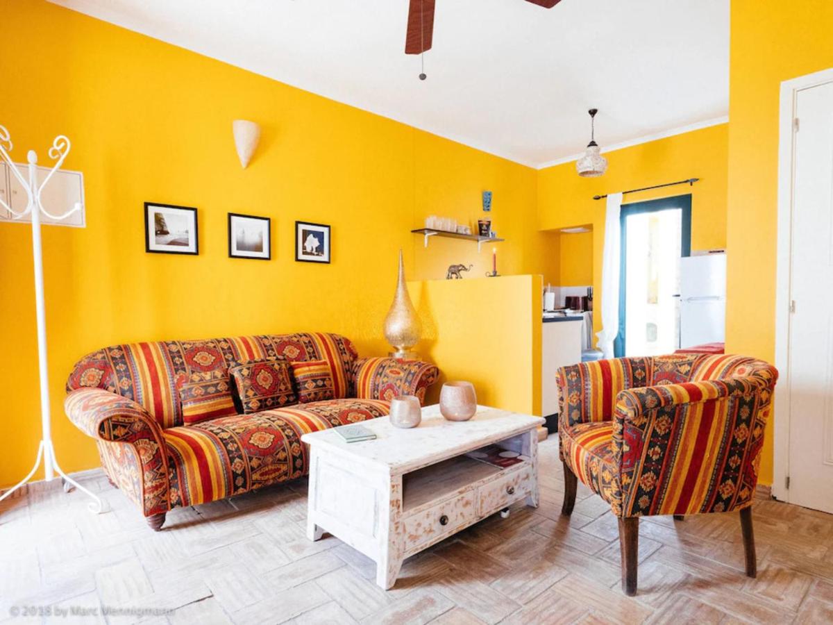 Casinha Canal - Beautifully restored Moroccan inspired townhouse in Lagos historic centre - Housity