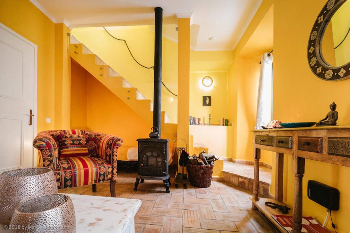 Casinha Canal - Beautifully restored Moroccan inspired townhouse in Lagos historic centre - Housity