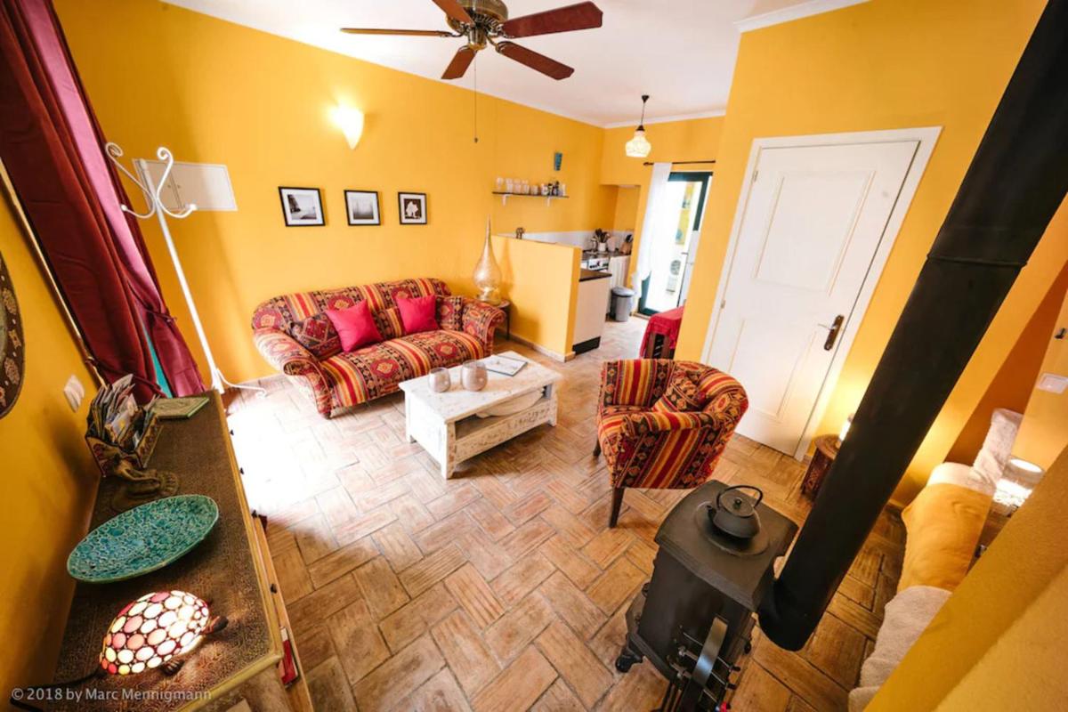 Casinha Canal - Beautifully restored Moroccan inspired townhouse in Lagos historic centre - Housity