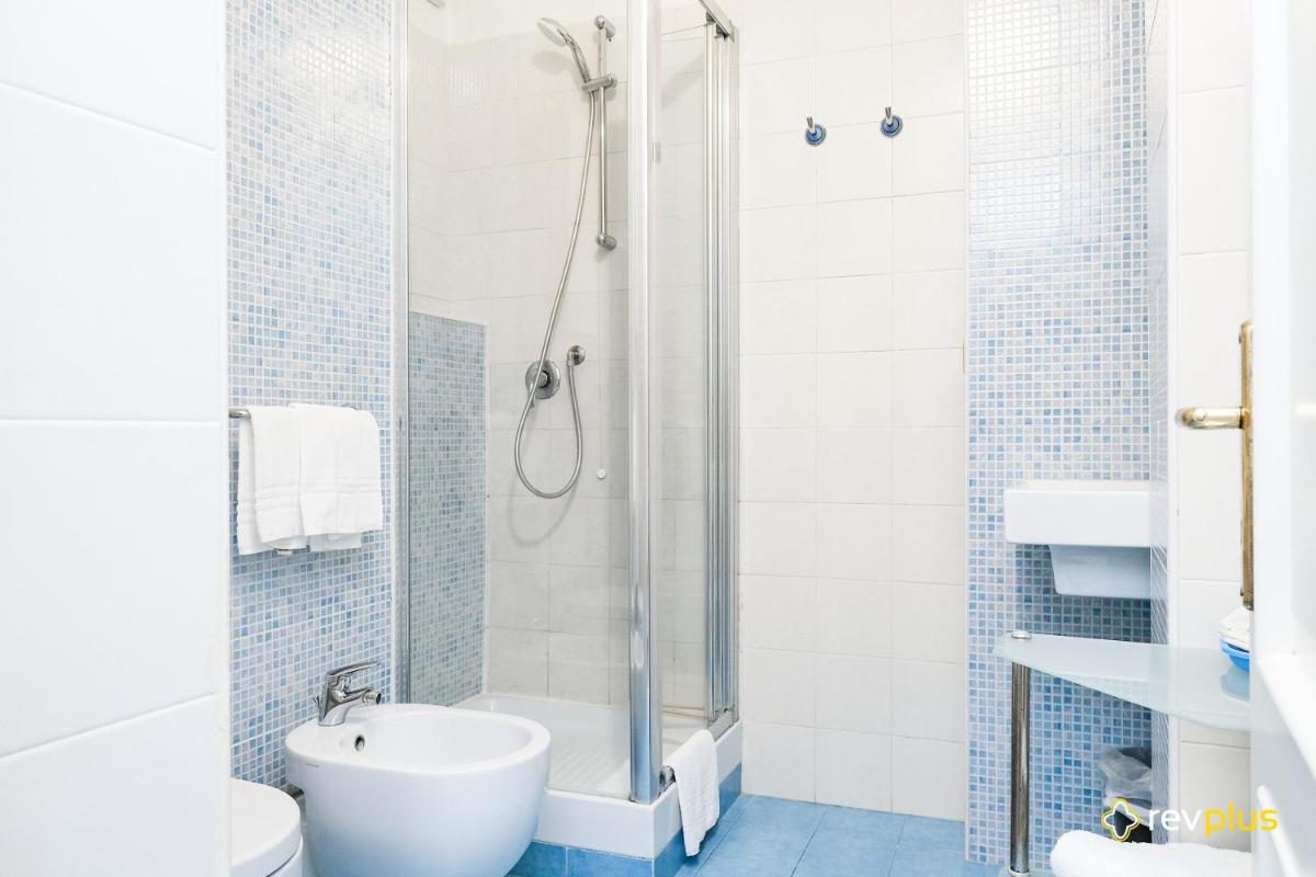 Lia Rooms - Housity