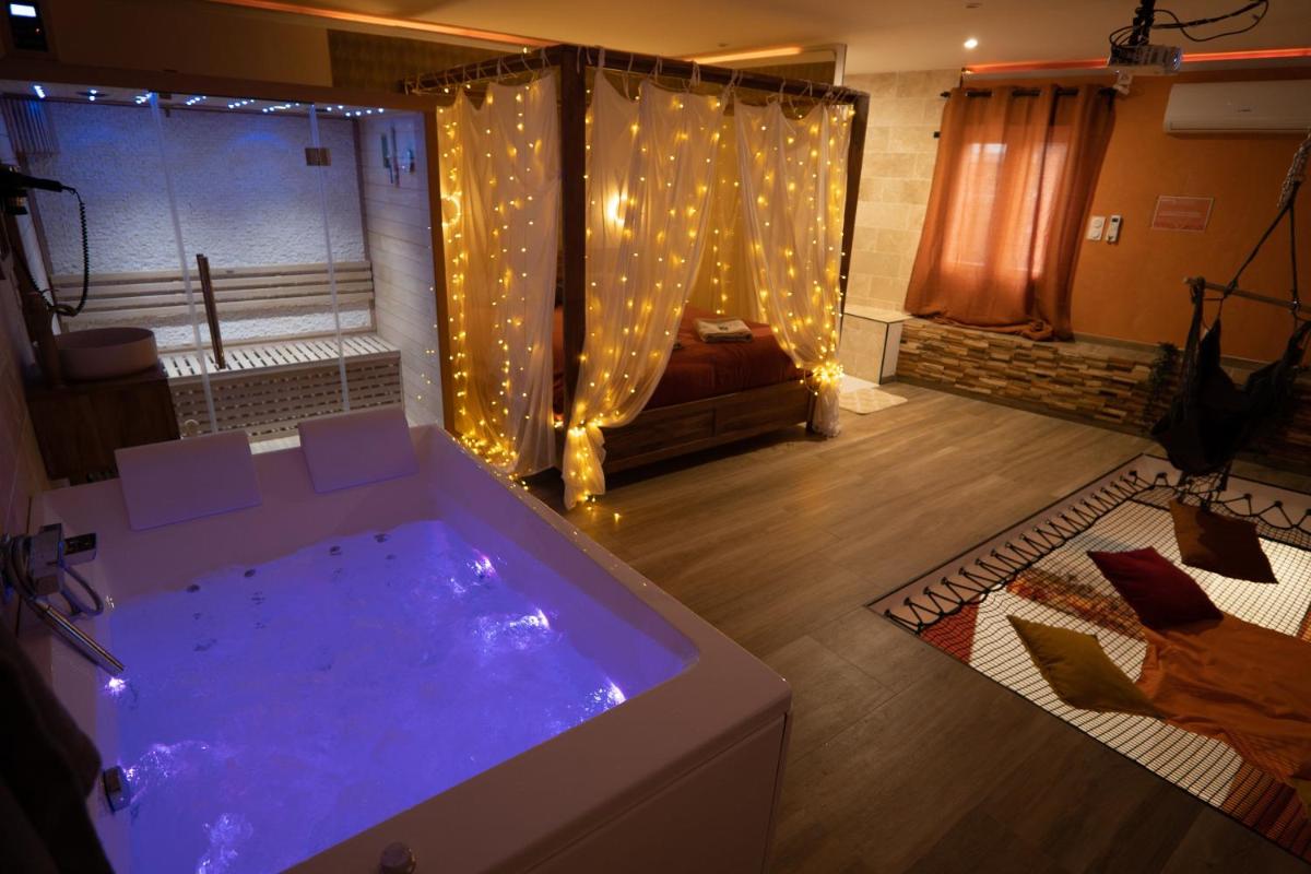 Capsule Marrakech I Chicha I Sauna I Balnéo I Console PS5 I Cinéma - Housity