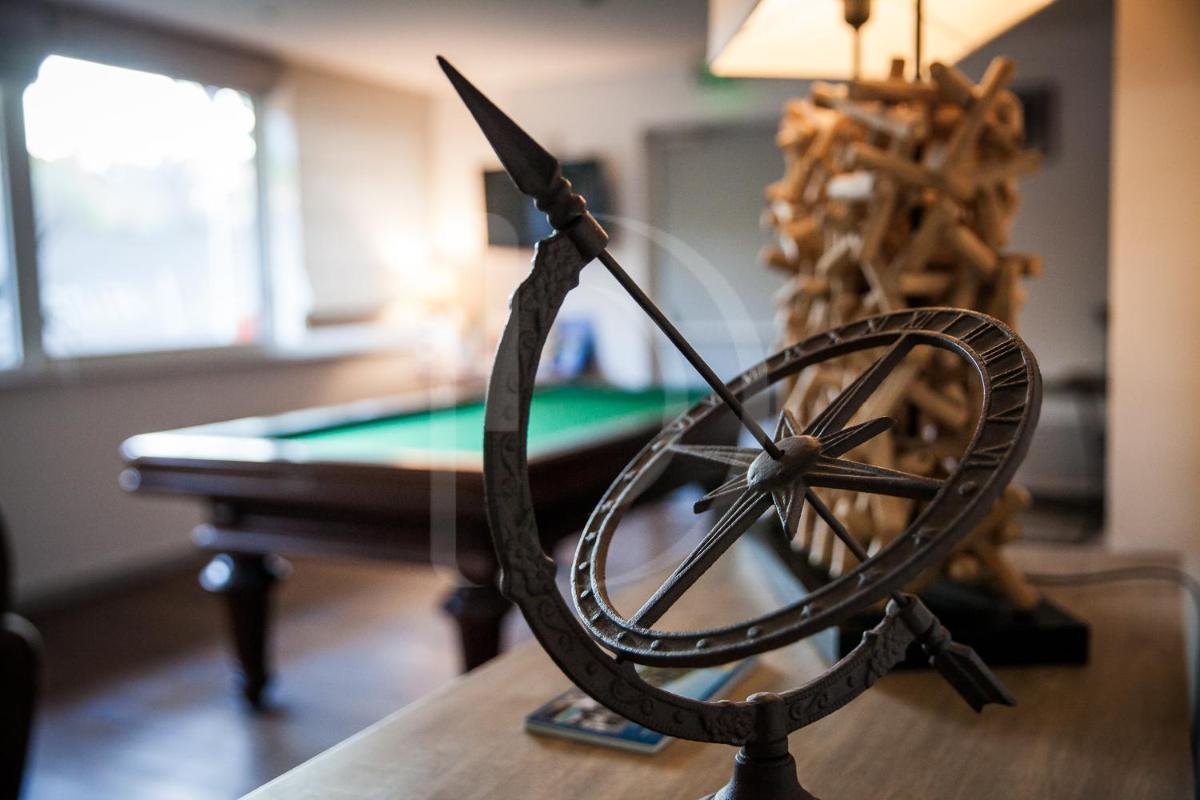 Billard dans l'établissement Hotel SPA Plage St Jean