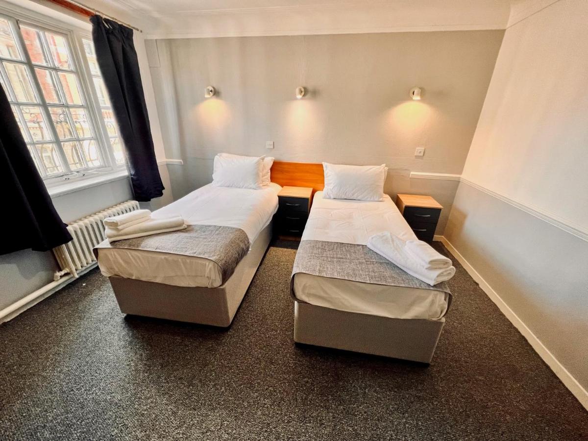 Sneyd Arms Hotel Tunstall - Housity
