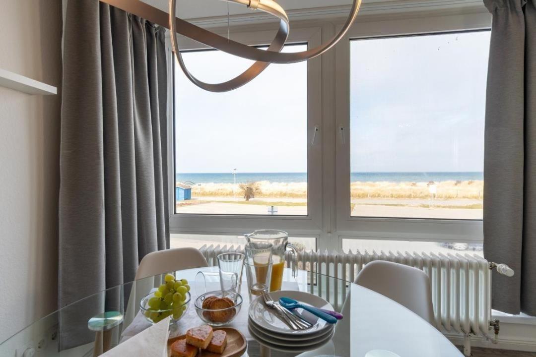 Strandhotel-Heiligenhafen-Wohnung-125-Typ-II-Meerblick-im-Strandhotel - Housity