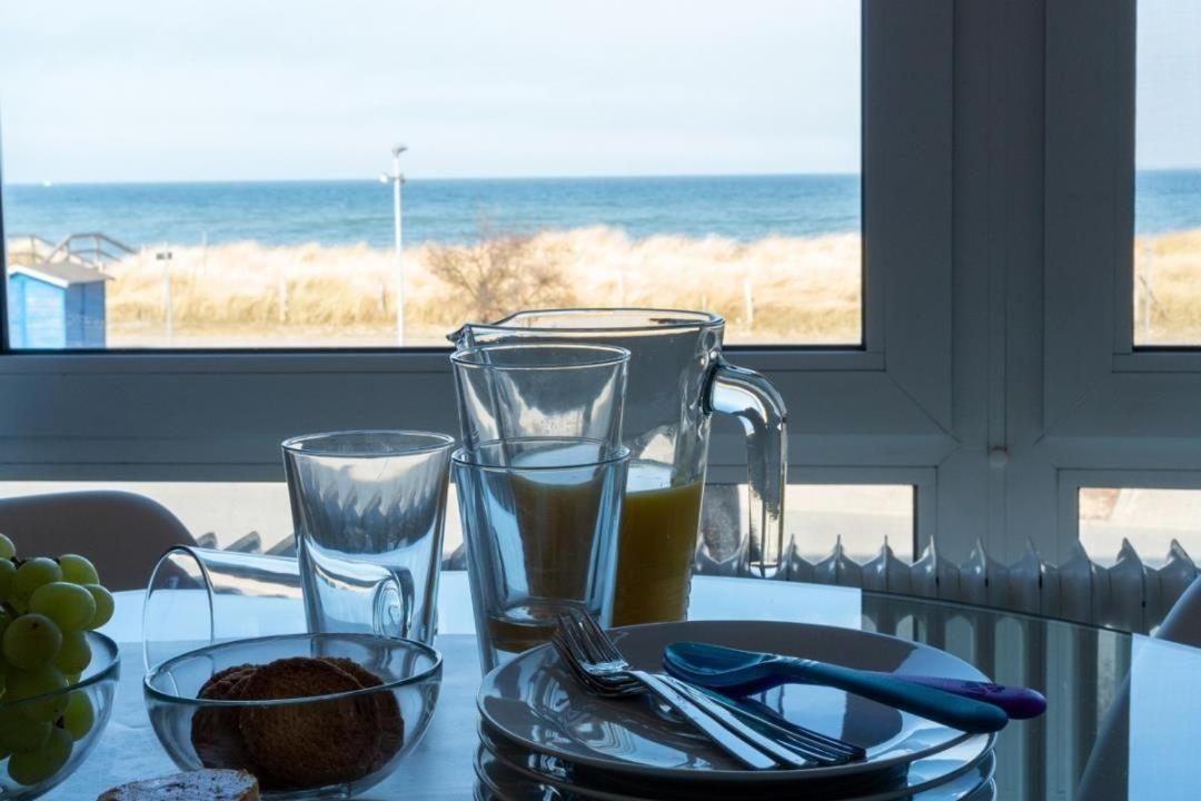 Strandhotel-Heiligenhafen-Wohnung-125-Typ-II-Meerblick-im-Strandhotel - Housity