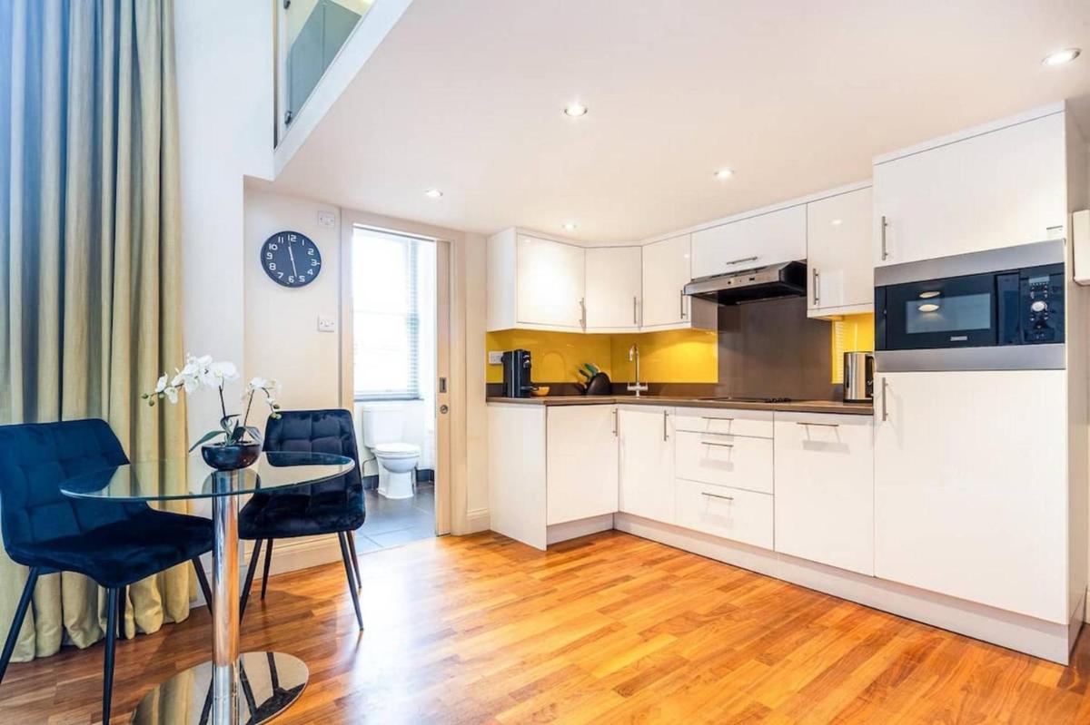 Fabulous Notting Hill Spacious Studio Apartment - Housity